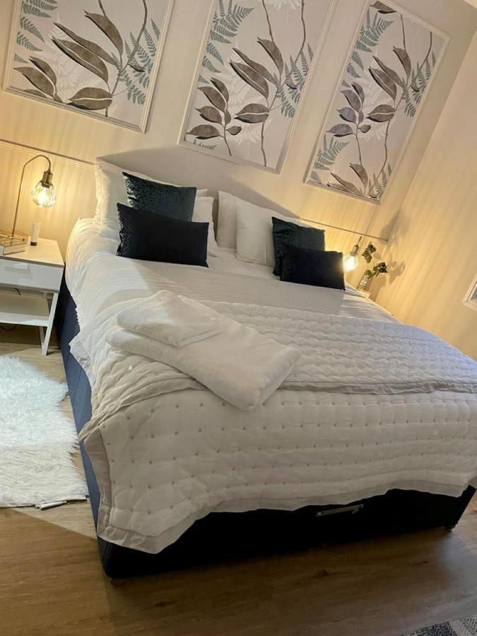 No 73 Aparthotel By Condokeeper Кеймбридж Екстериор снимка
